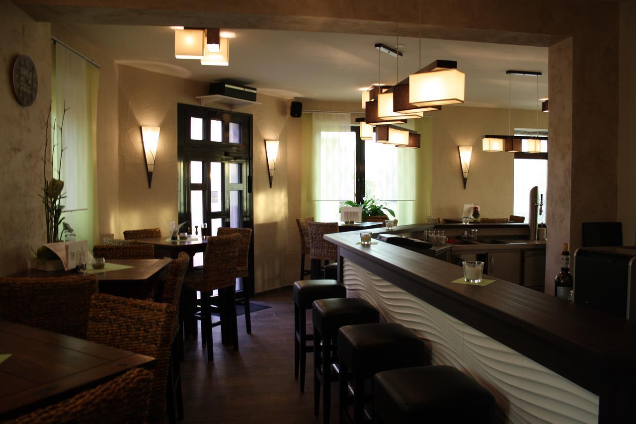 Hotel - Bistro - 3-Eck Merchweiler 外观 照片